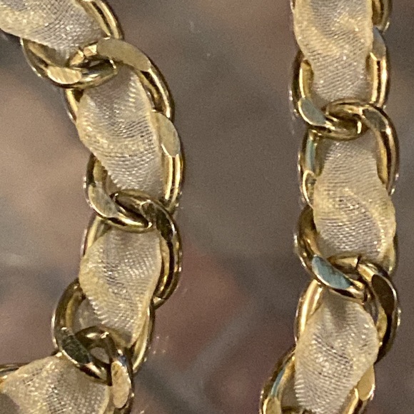 BETSEY JOHNSON - 💀necklace w rhinestones & roses, gold tone chain w ribbon - Picture 13 of 16